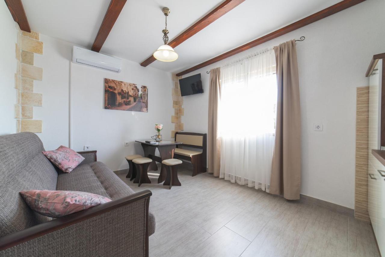Holiday Home Sego With Private Pool Veliki Brocanac Екстериор снимка