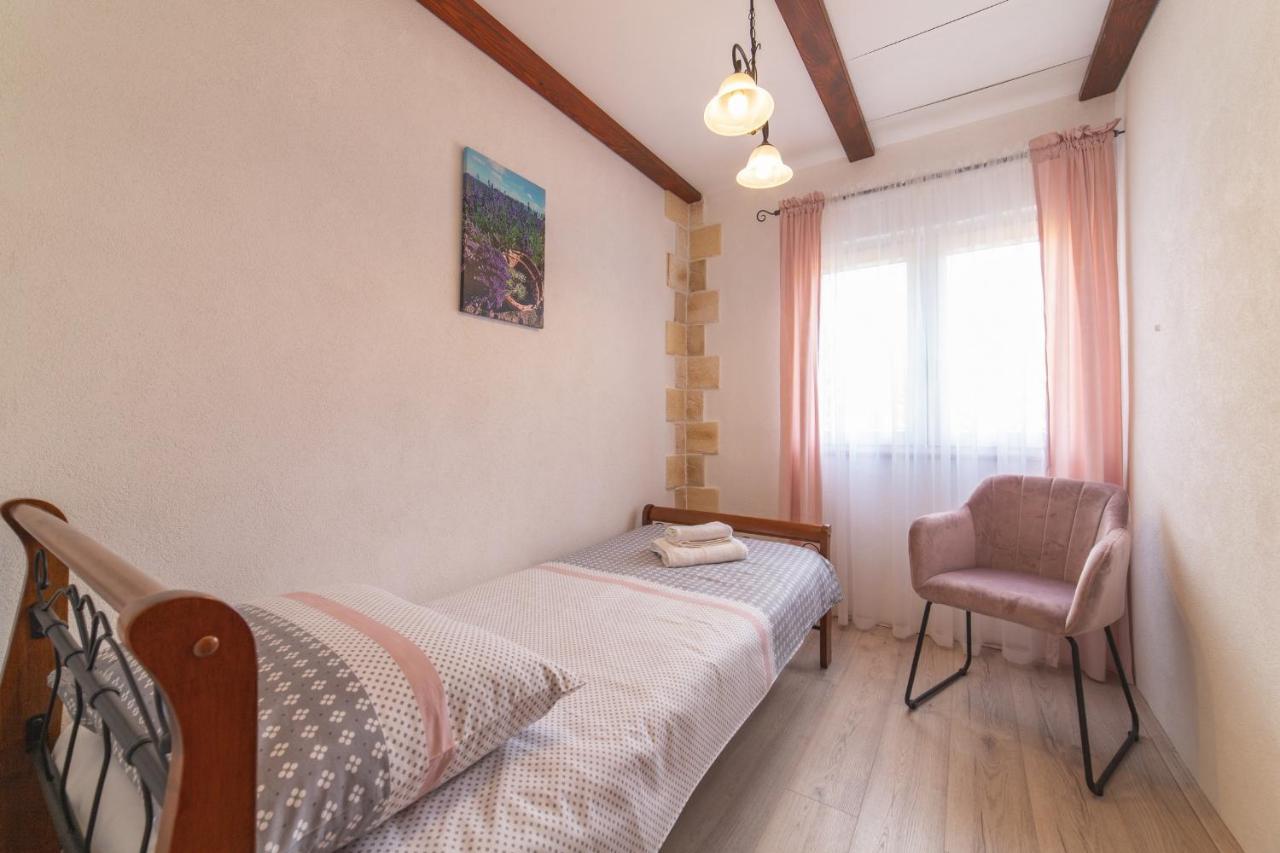 Holiday Home Sego With Private Pool Veliki Brocanac Екстериор снимка
