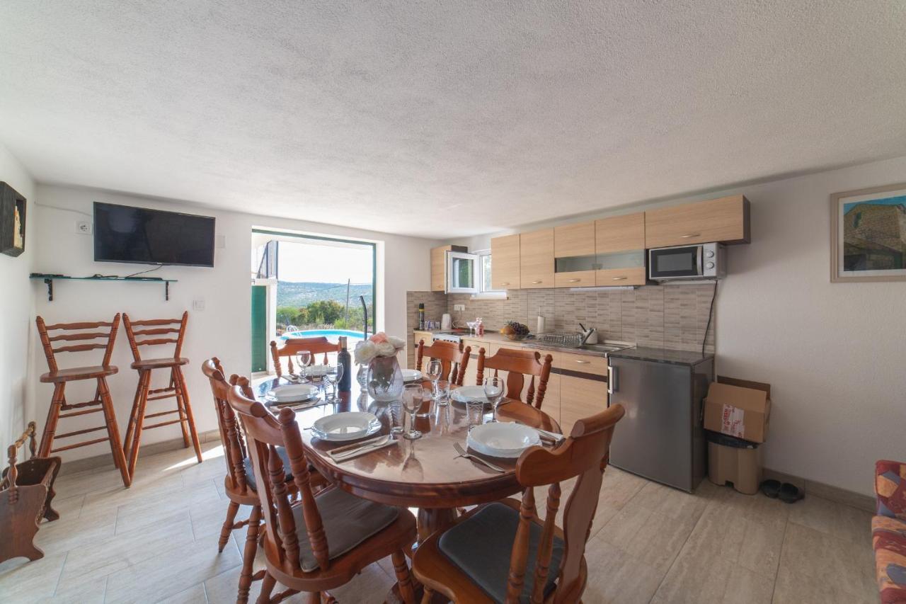 Holiday Home Sego With Private Pool Veliki Brocanac Екстериор снимка