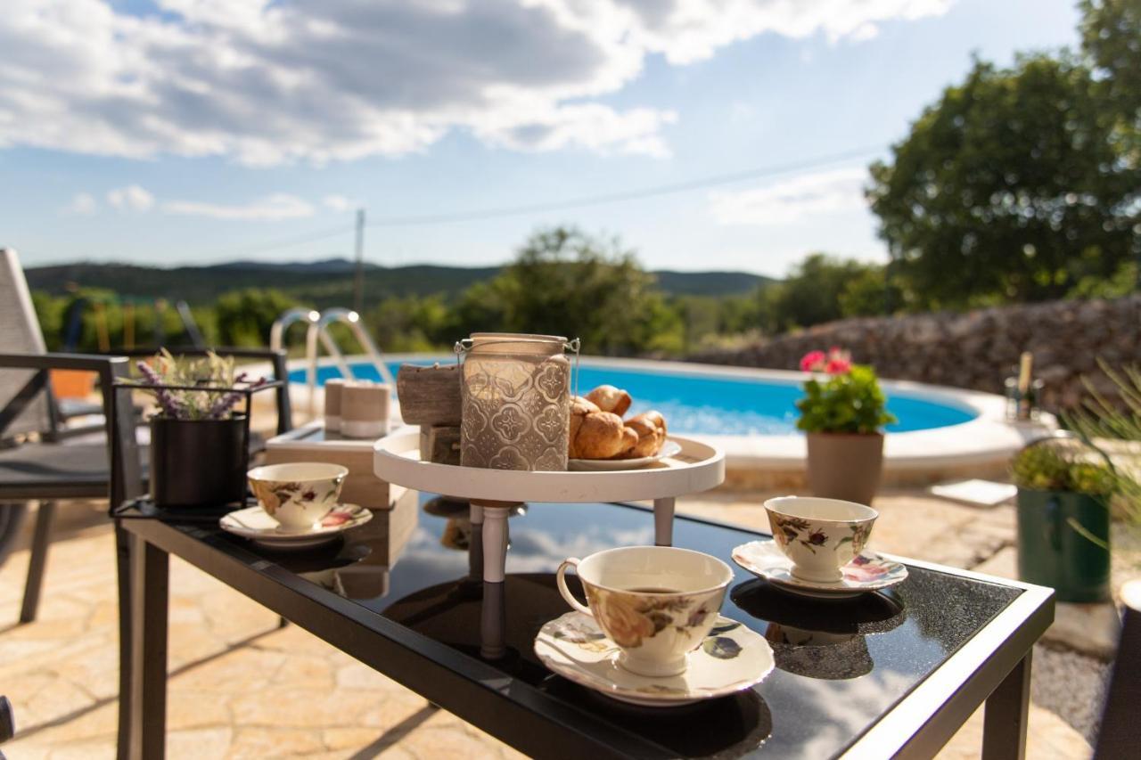 Holiday Home Sego With Private Pool Veliki Brocanac Екстериор снимка