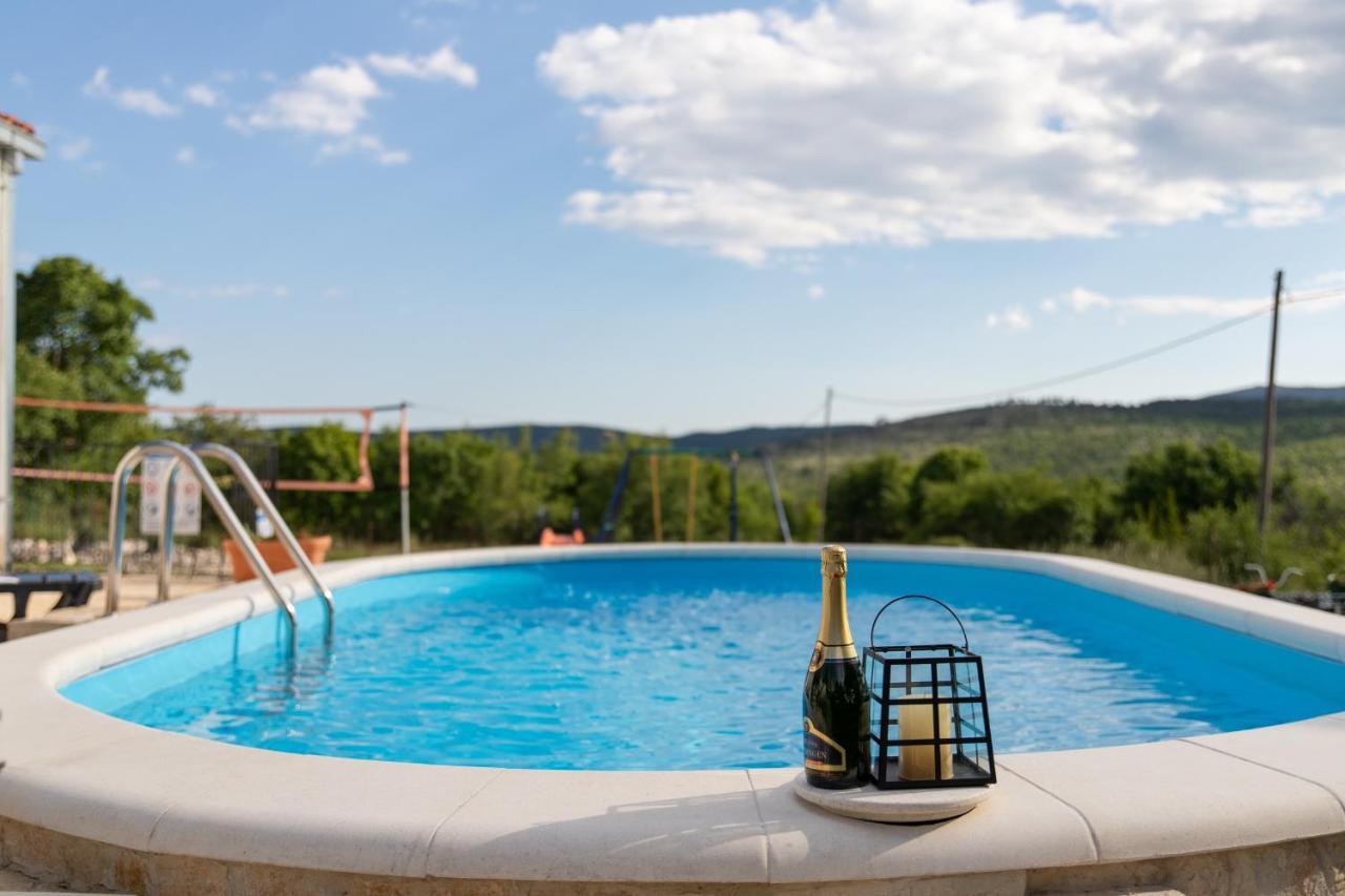Holiday Home Sego With Private Pool Veliki Brocanac Екстериор снимка
