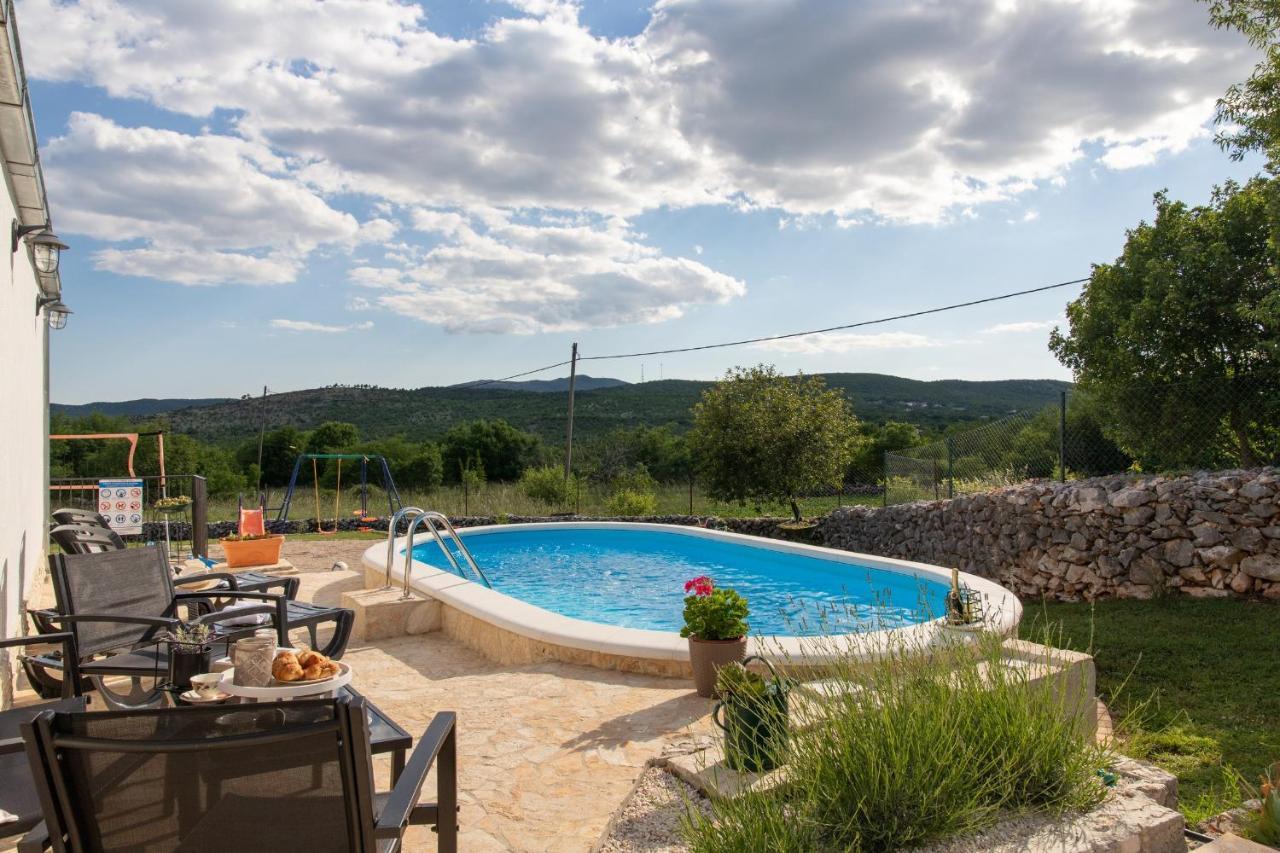 Holiday Home Sego With Private Pool Veliki Brocanac Екстериор снимка
