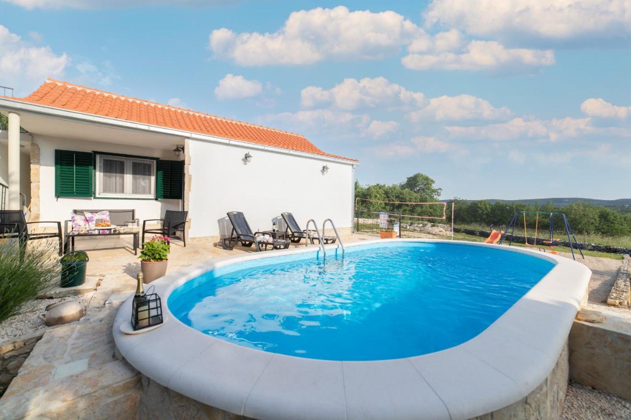 Holiday Home Sego With Private Pool Veliki Brocanac Екстериор снимка