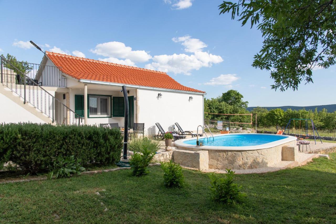 Holiday Home Sego With Private Pool Veliki Brocanac Екстериор снимка