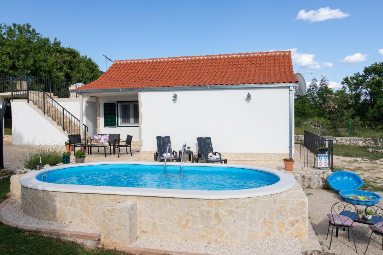 Holiday Home Sego With Private Pool Veliki Brocanac Екстериор снимка