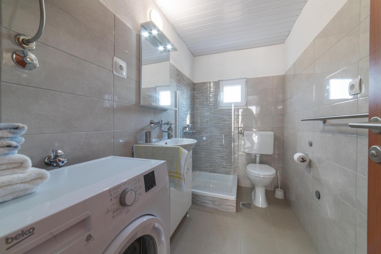 Holiday Home Sego With Private Pool Veliki Brocanac Екстериор снимка